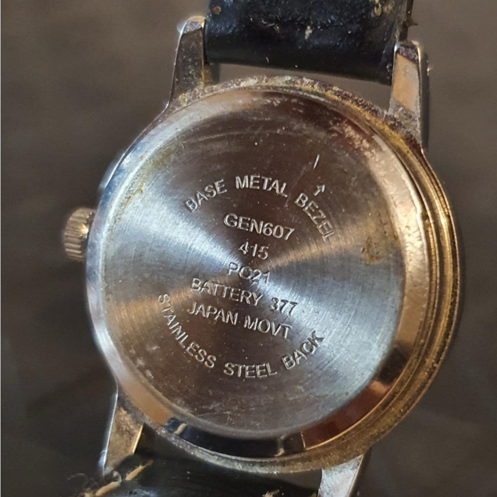 🦋10/$20🦋 Gen607 Silver/White Leather Women's Watch - Picture 4 of 4